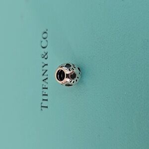 Chamilia Holding Hearts Silver Charm 925 Round